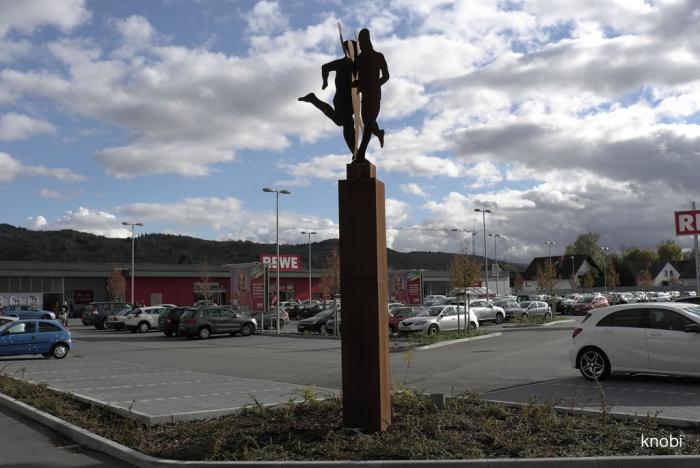 "Wolkenläufer" von Uli Lamp - Fachmarktzentrum Berliner Straße